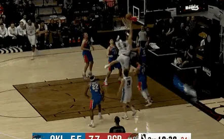 开云电子-杨瀚森自投自抢可惜未能命中，目前个人得到10分13篮板2助攻