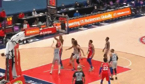 开云官方网站-左膝恐怖反关节！恩比德再遇伤病将接受核磁检查