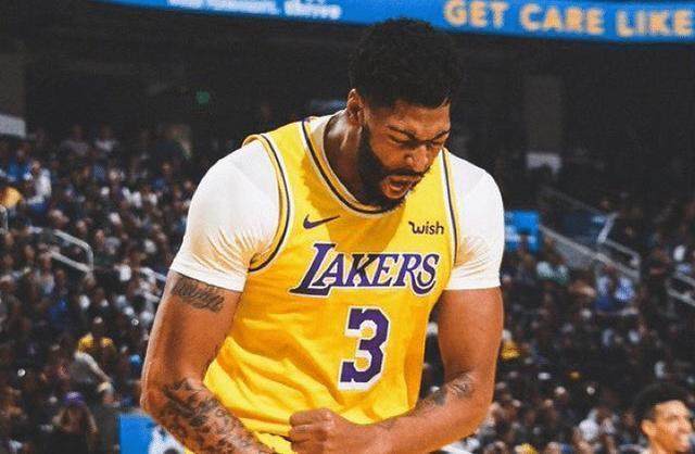 开云登录入口地址-浓眉迎28岁生日 何时重返赛场仍需进行医学评估